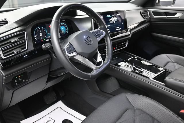 Used 2024 Volkswagen Atlas Cross Sport SE w/ Black Wheel Package FWD image 14