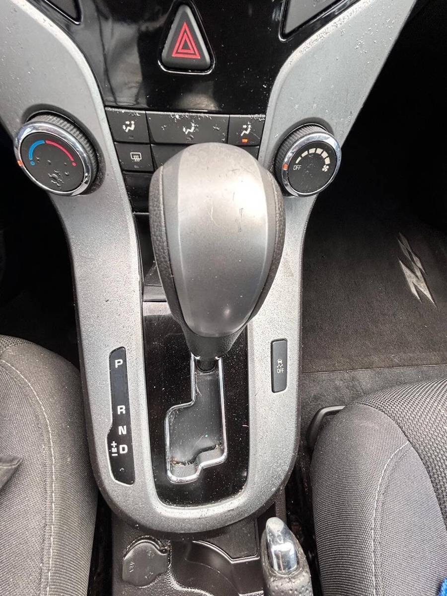 Used 2016 Chevrolet Cruze LT w/ Sun And Sound Package FWD image 18