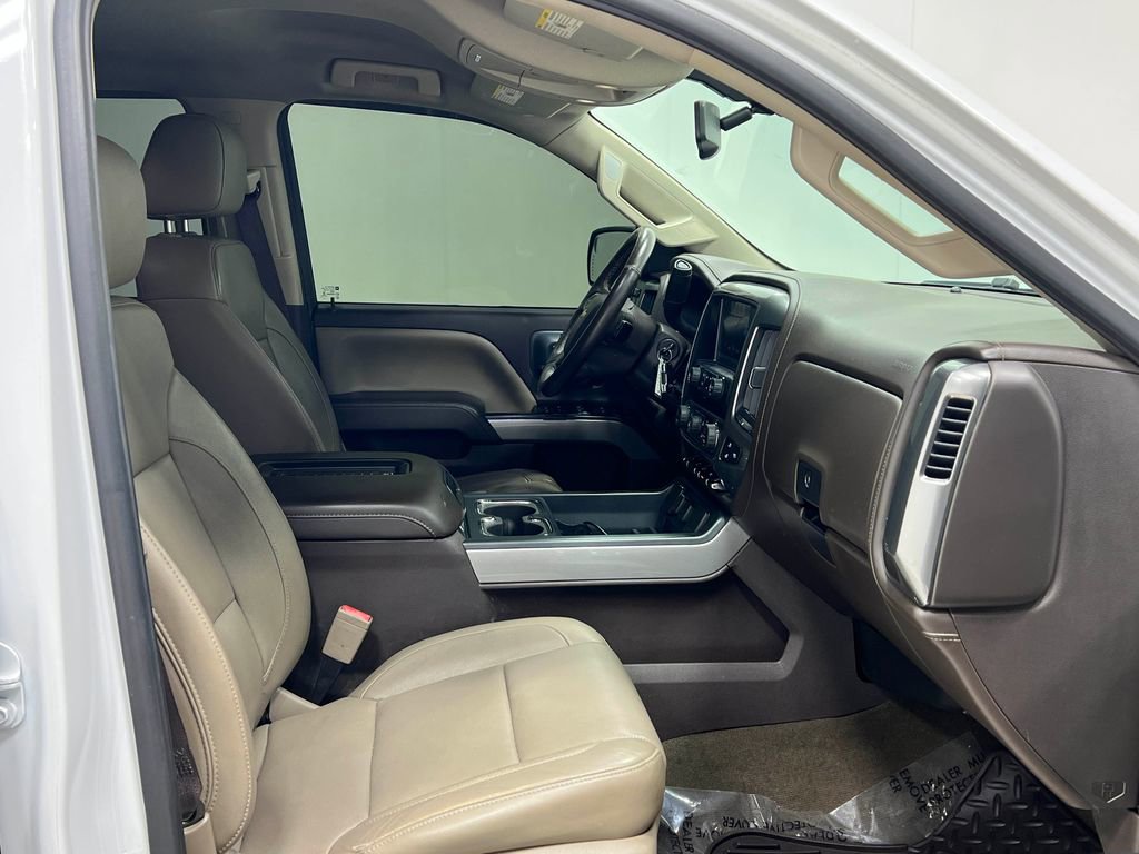 Used 2018 Chevrolet Silverado 1500 LTZ Z71 w/ LTZ Plus Package AWD/4WD image 34