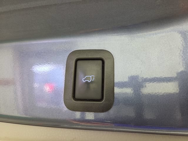 Used 2018 Toyota Highlander Limited Platinum AWD/4WD image 36