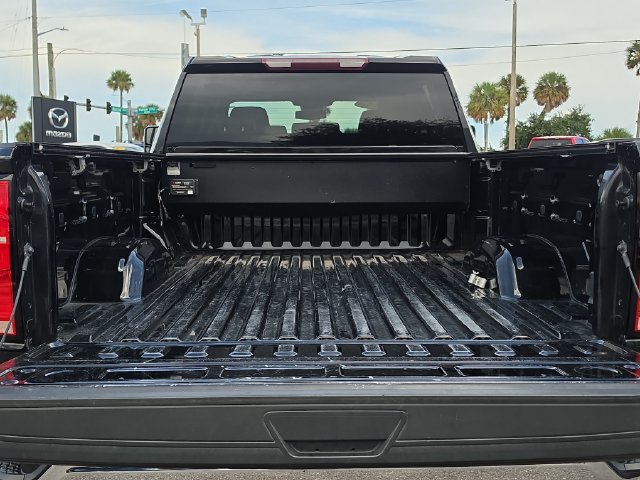 Used 2024 Chevrolet Silverado 2500 LTZ AWD/4WD image 7