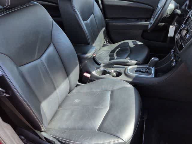 Used 2013 Chrysler 200 Limited FWD image 20