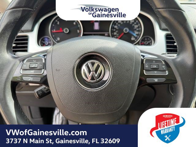 Used 2014 Volkswagen Touareg Executive AWD/4WD image 21