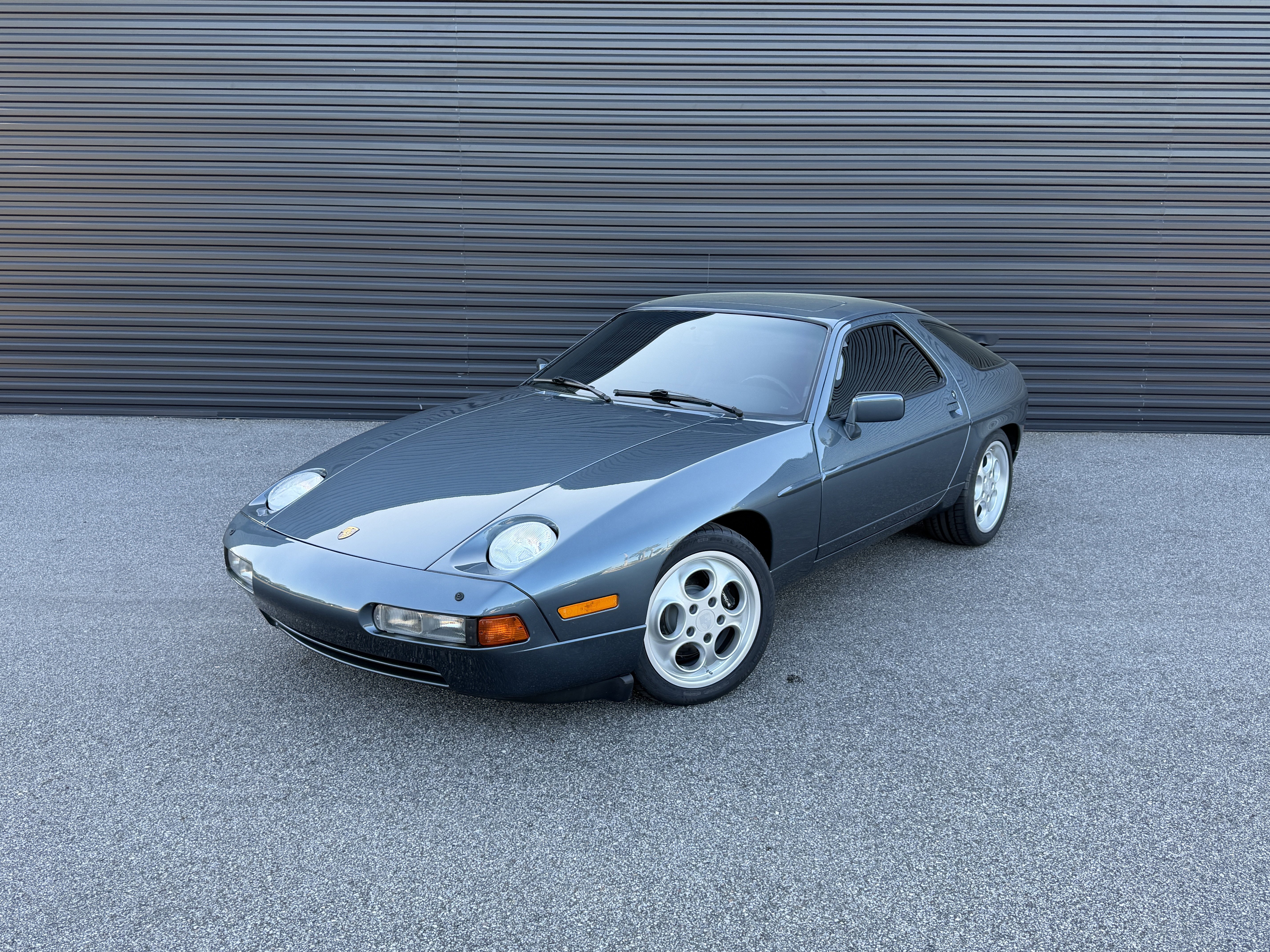 Used 1987 Porsche 928 S4 RWD image 1