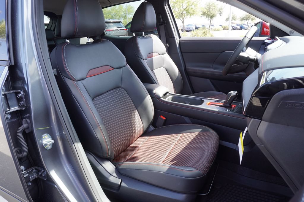 Certified 2025 Nissan Kicks SR w/ Illumination Package FWD image 12
