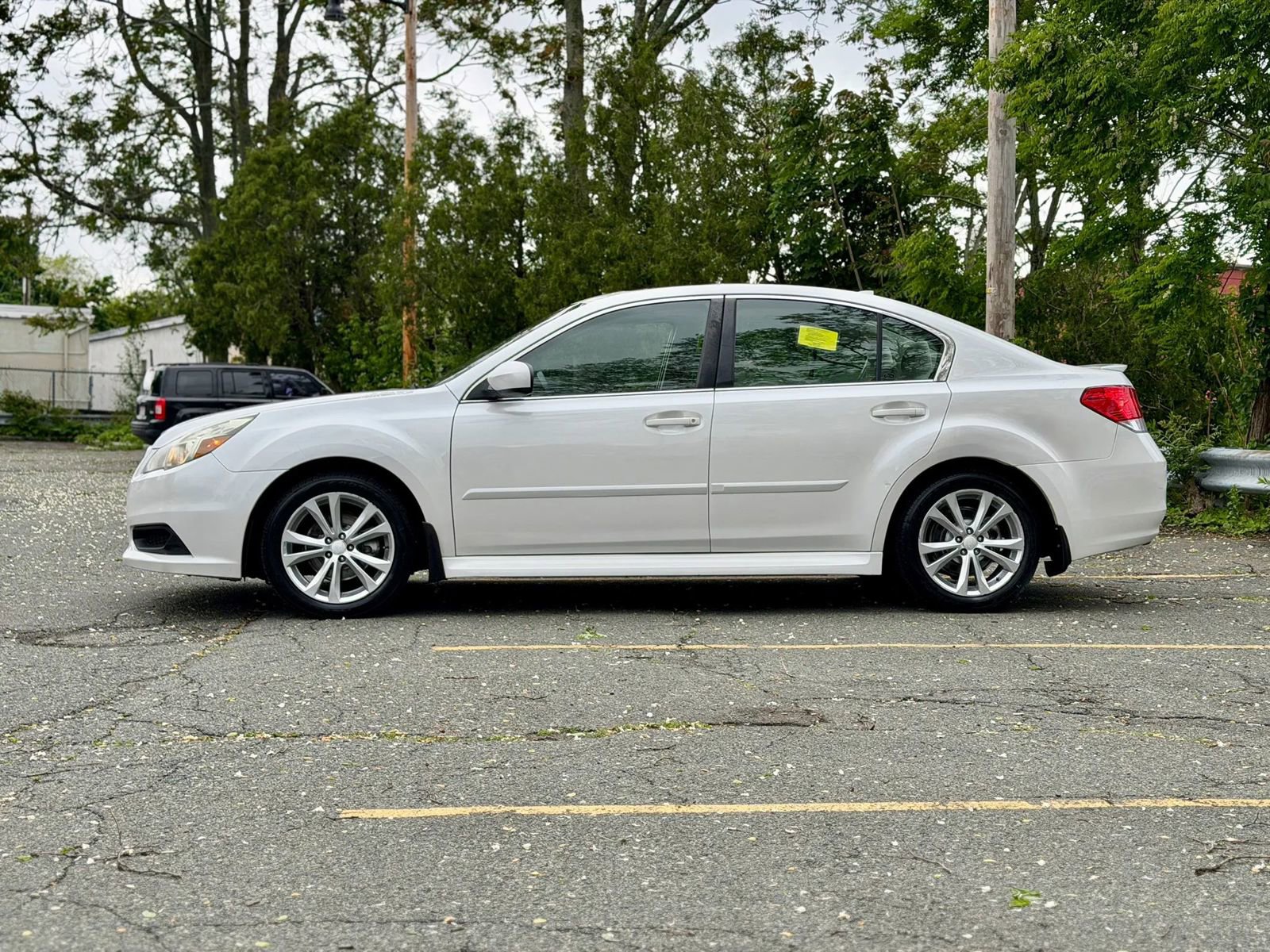 Used 2014 Subaru Legacy 2.5i Premium AWD/4WD image 2