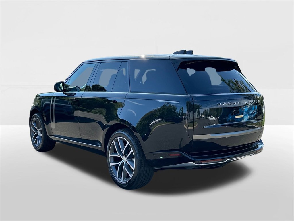 New 2025 Land Rover Range Rover SE image 2