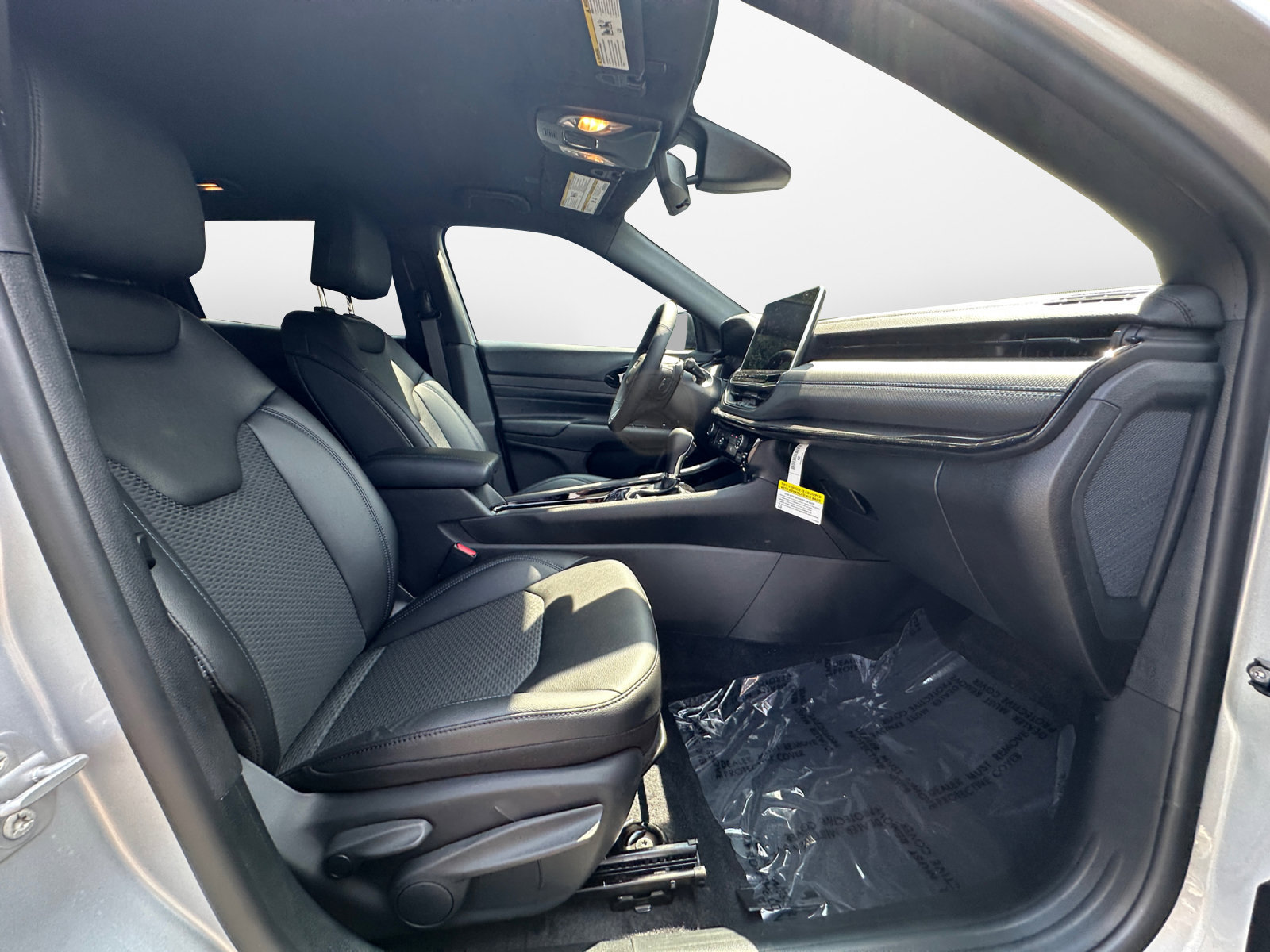 New 2026 Jeep Compass Latitude AWD/4WD image 17