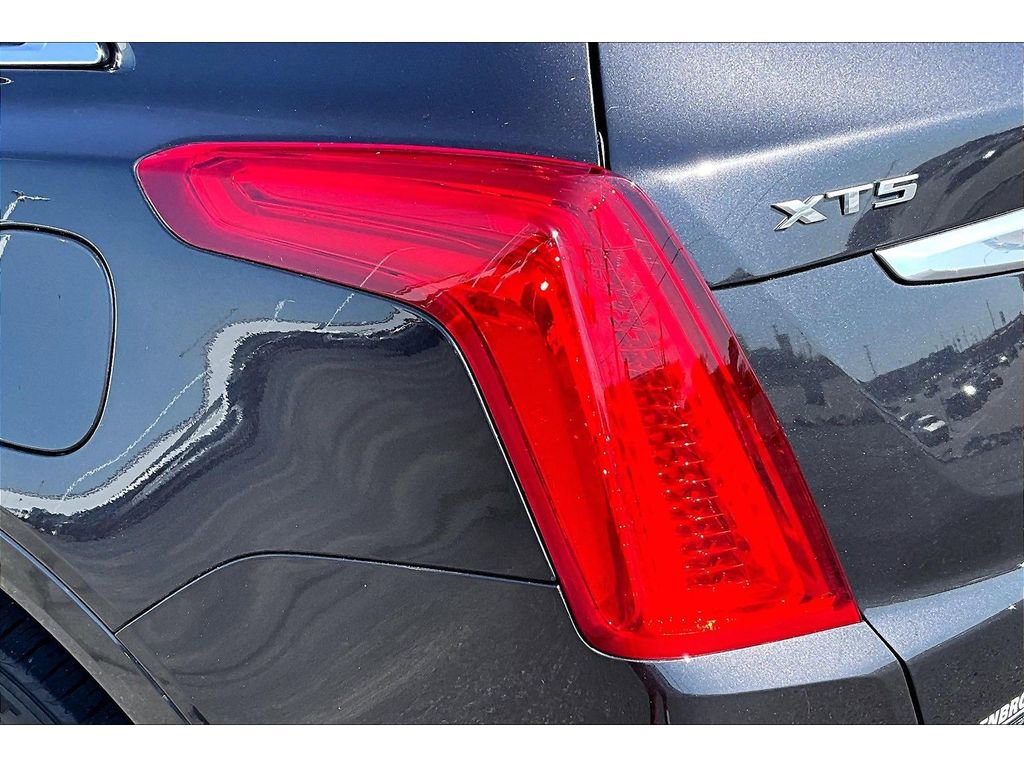 Used 2018 Cadillac XT5 Premium Luxury FWD image 34