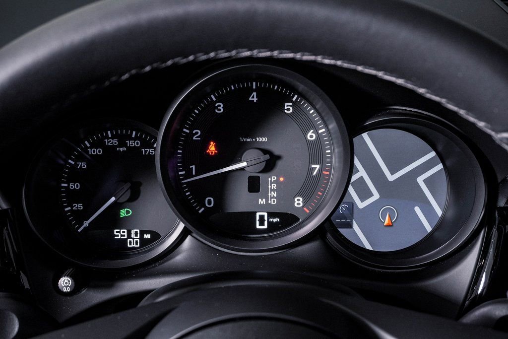 Certified 2025 Porsche Macan image 21