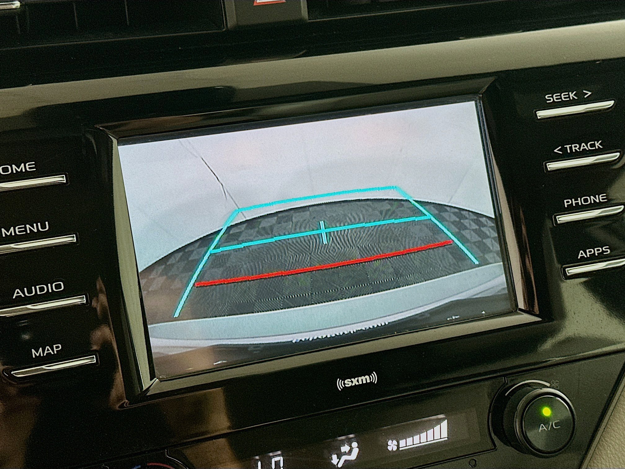 Used 2020 Toyota Camry SE FWD image 22