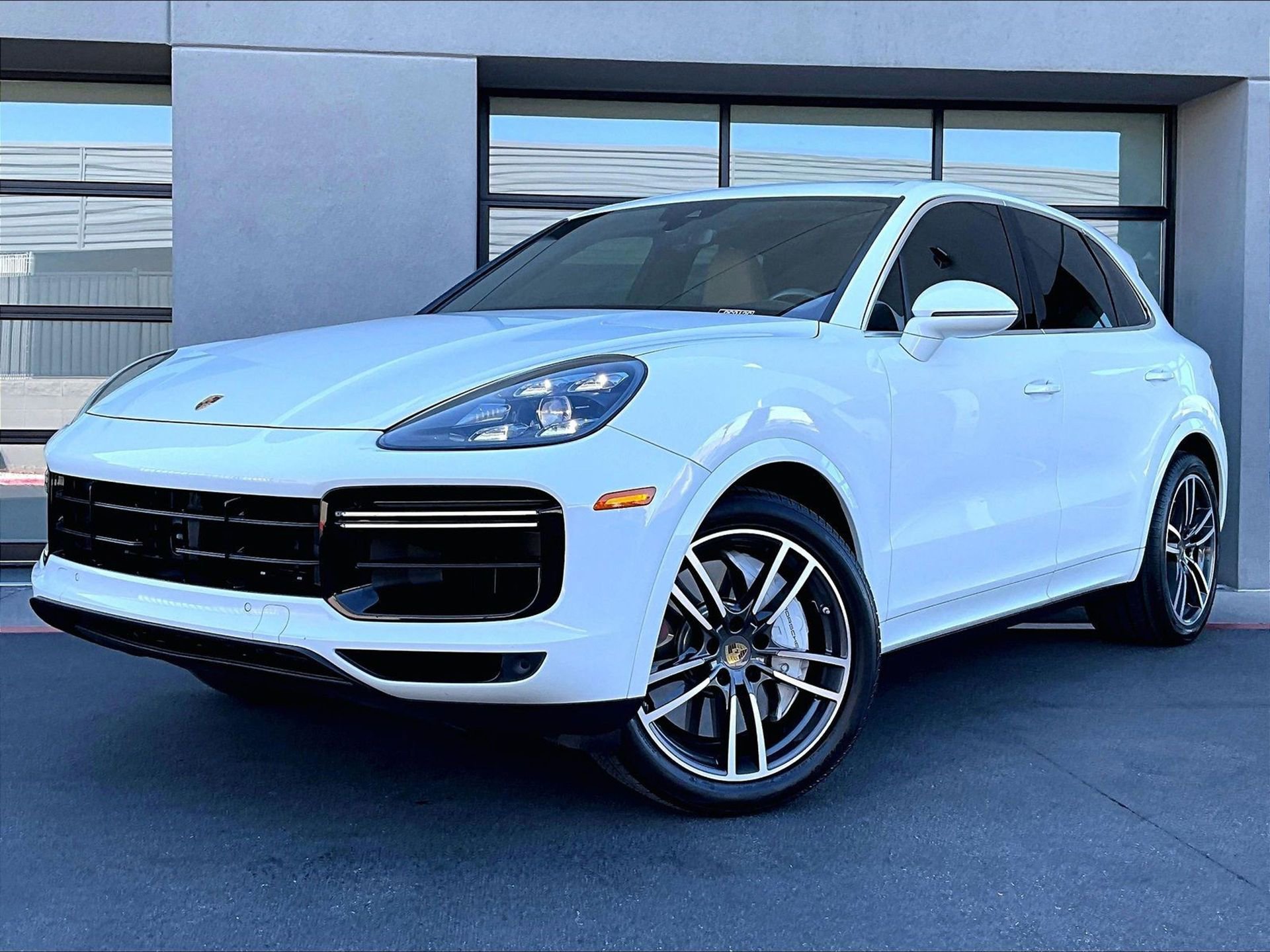 Certified 2020 Porsche Cayenne Turbo AWD/4WD image 1