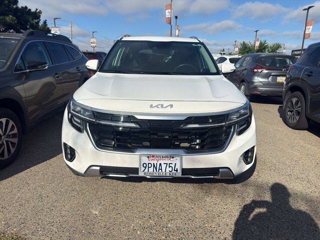 Used 2024 Kia Seltos SX w/ SX Sunroof Package AWD/4WD image 2