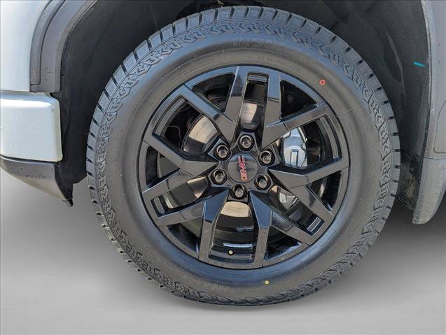 Used 2024 GMC Sierra 1500 Denali w/ Technology Package AWD/4WD image 9