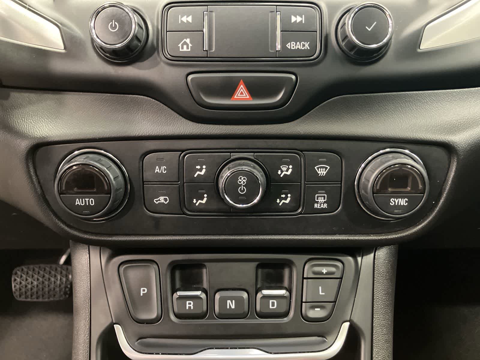 Used 2020 GMC Terrain SLT w/ Preferred Package image 22