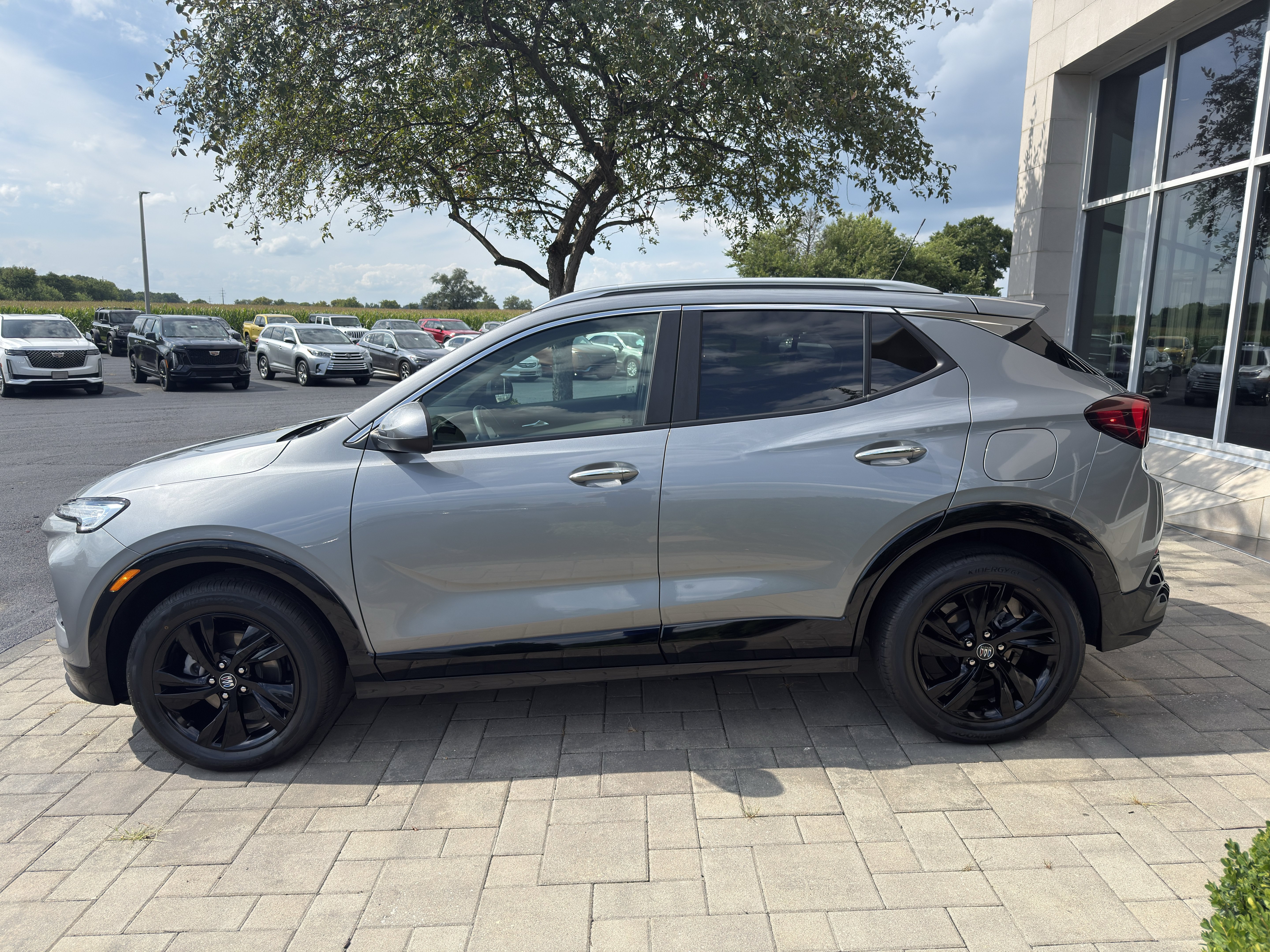 Used 2024 Buick Encore GX Sport Touring w/ Comfort Package AWD/4WD image 4