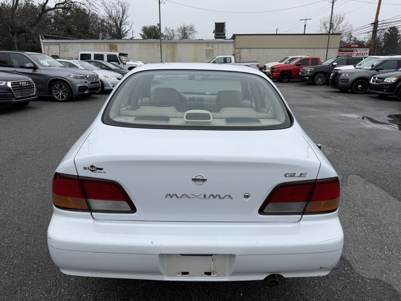 Used 1997 Nissan Maxima GLE image 3