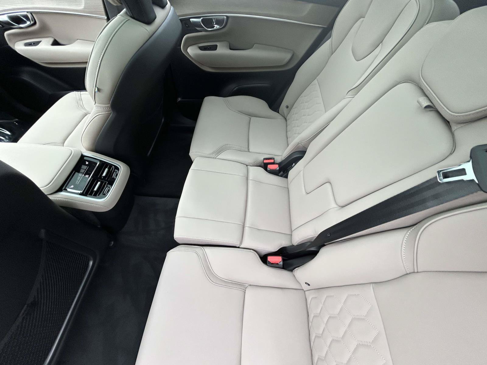 New 2026 Volvo XC90 B6 Plus AWD/4WD image 12