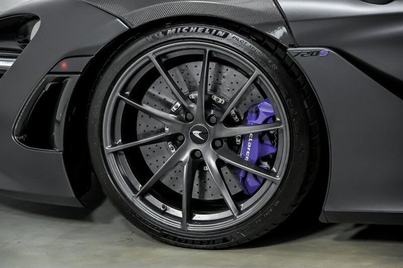 Used 2019 McLaren 720S RWD image 11