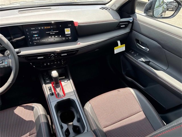 New 2025 Nissan Kicks SR image 17