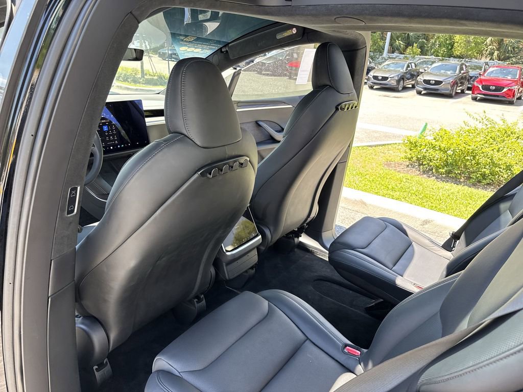 Used 2024 Tesla Model X image 35