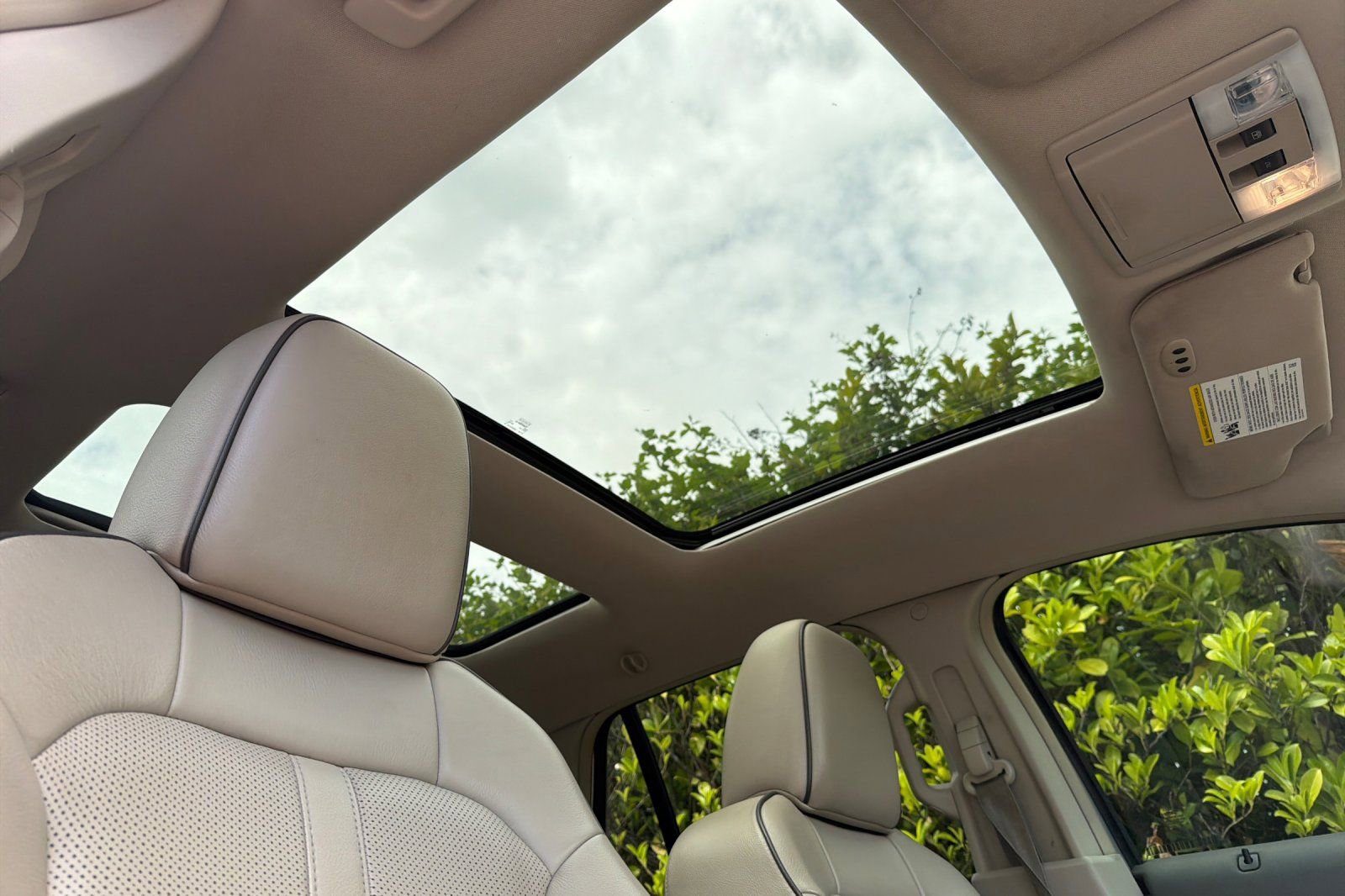 Used 2012 Lincoln MKX AWD image 15