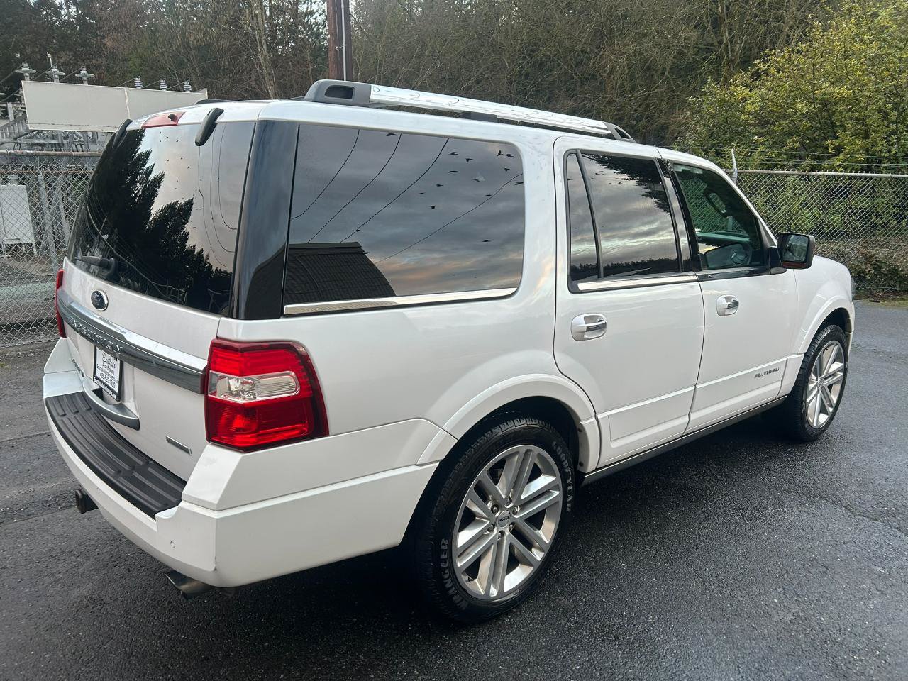 Used 2016 Ford Expedition Platinum AWD/4WD image 5