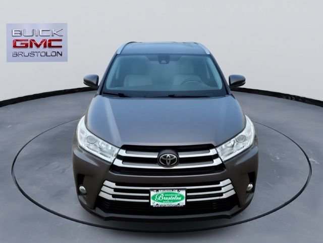 Used 2017 Toyota Highlander XLE image 5