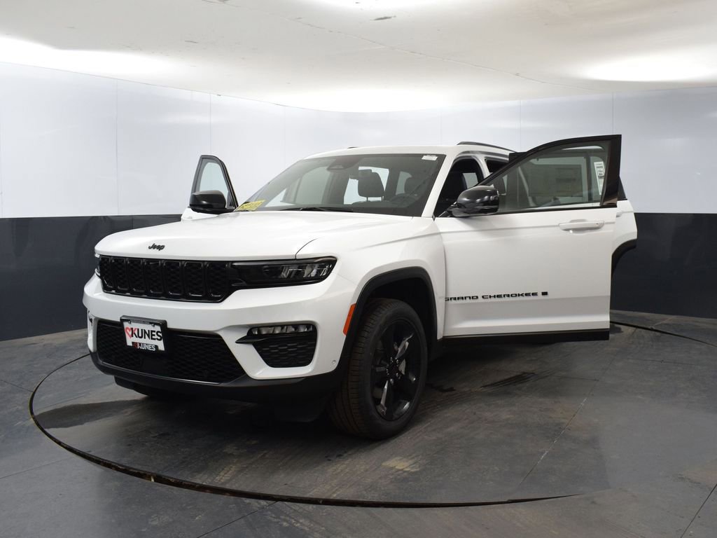 Used 2025 Jeep Grand Cherokee Limited w/ Luxury Tech Group II image 56