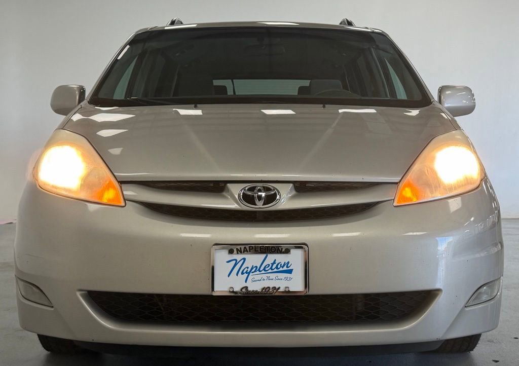 Used 2007 Toyota Sienna XLE FWD image 6
