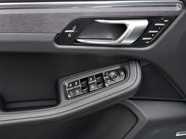 Certified 2025 Porsche Macan GTS AWD/4WD image 16