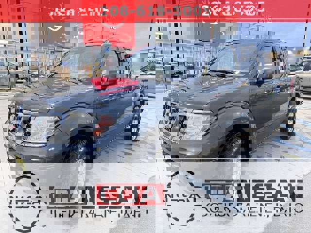 Used 2016 Nissan Frontier SV image 1