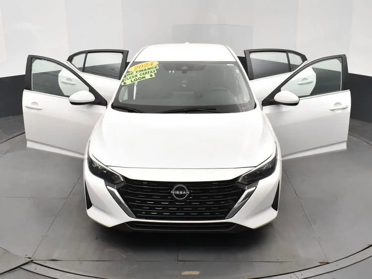Used 2024 Nissan Sentra SV FWD image 10