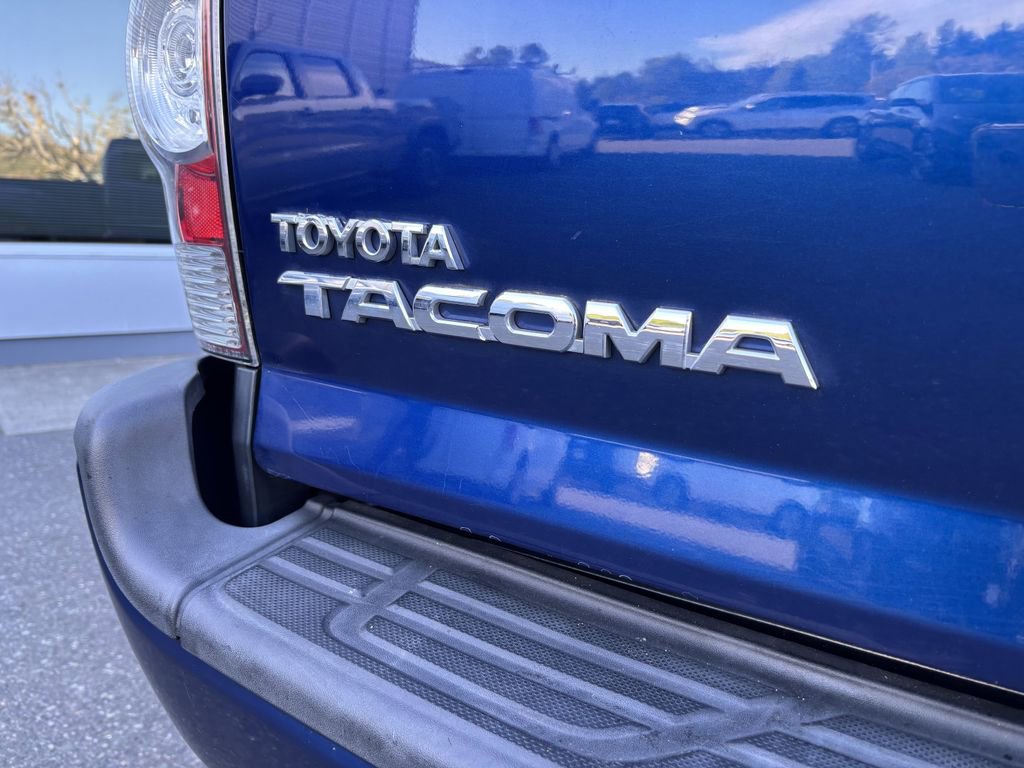 Used 2015 Toyota Tacoma 4x4 Access Cab V6 w/ TRD Sport Package image 10