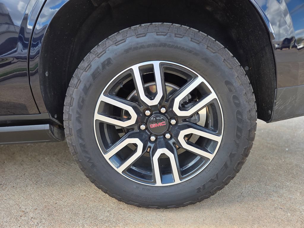 Used 2022 GMC Yukon AT4 AWD/4WD image 11