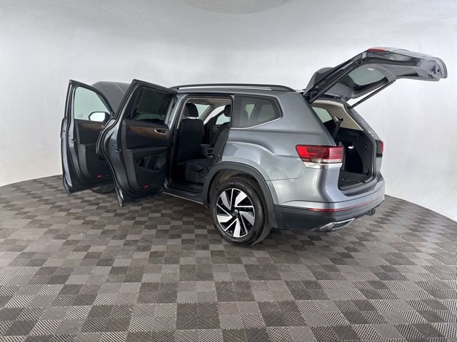Used 2025 Volkswagen Atlas SE image 20