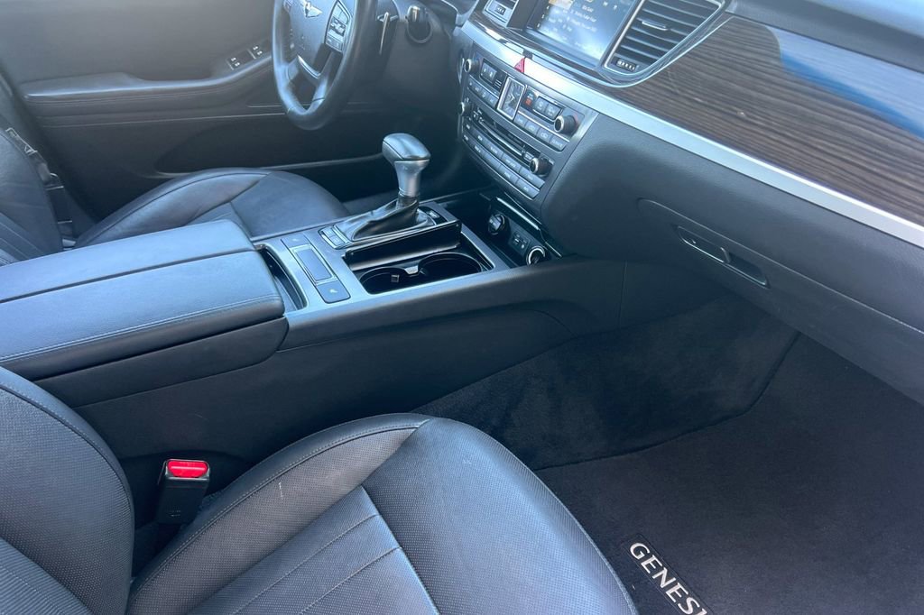 Used 2018 Genesis G80 3.8 RWD image 17