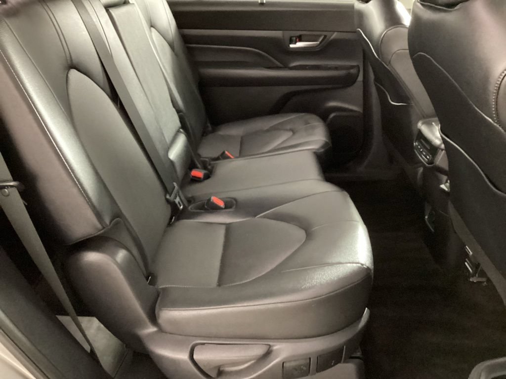 Used 2024 Toyota Grand Highlander AWD image 27