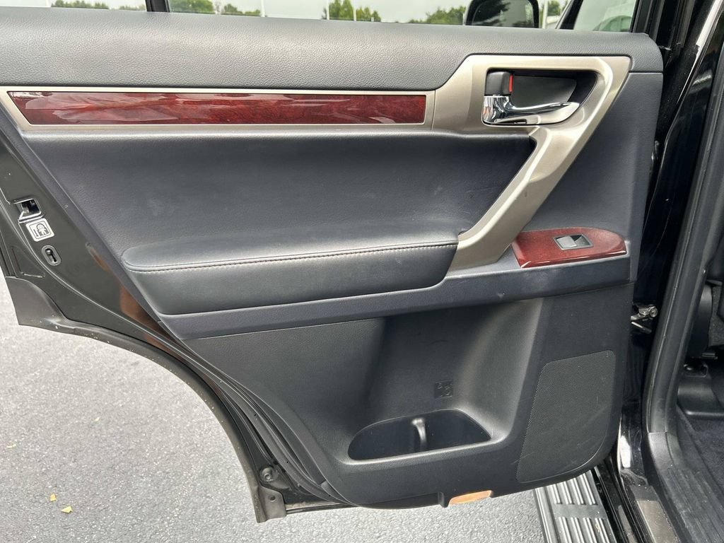 Used 2018 Lexus GX 460 Premium w/ Premium Package AWD/4WD image 12