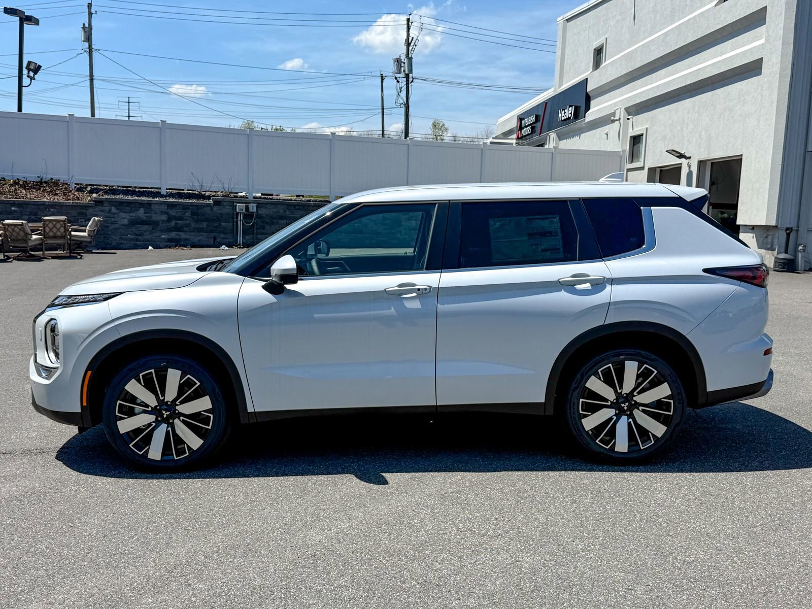 New 2026 Mitsubishi Outlander SE AWD/4WD image 4