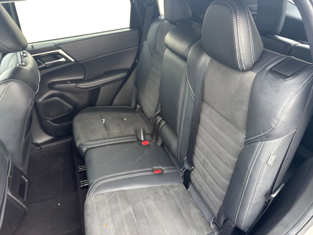 Used 2024 Mitsubishi Outlander SE image 13
