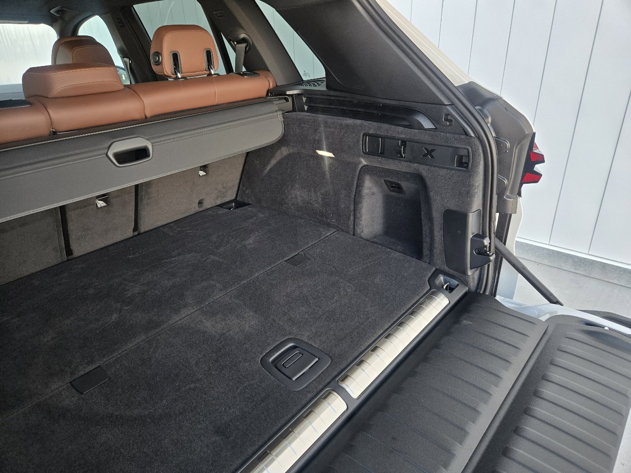 Used 2026 BMW X5 xDrive50e w/ Climate Comfort Package image 36