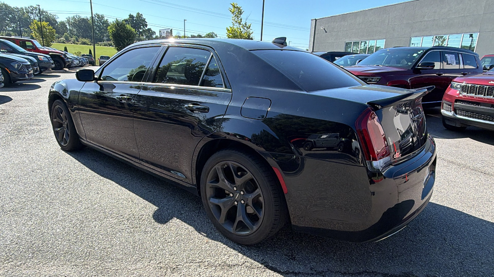 Used 2023 Chrysler 300 Touring w/ Sport Appearance Package RWD image 10