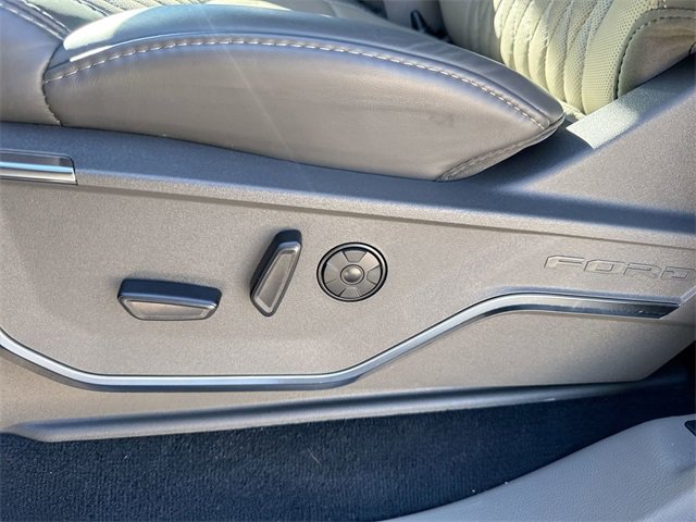 Certified 2025 Ford F350 Platinum w/ Platinum Plus Package image 18