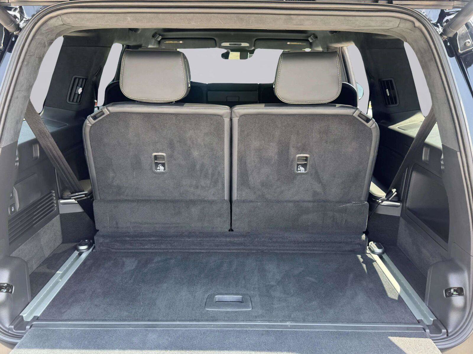 Used 2025 Rivian R1S Adventure AWD/4WD image 65