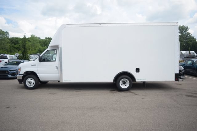 New 2027 Ford E-450 and Econoline 450 Super Duty w/ Power Equipment Group RWD image 17