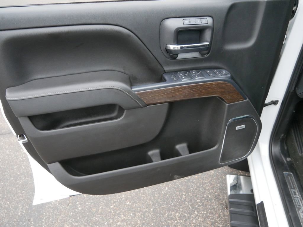 Used 2017 GMC Sierra 3500 Denali image 17