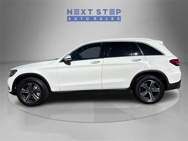 Used 2018 Mercedes-Benz GLC 300 4MATIC w/ Premium Package image 4