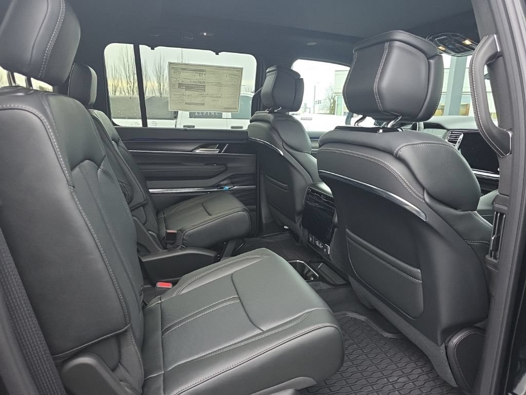 New 2026 Jeep Grand Wagoneer Summit w/ Premium Group III AWD/4WD image 10