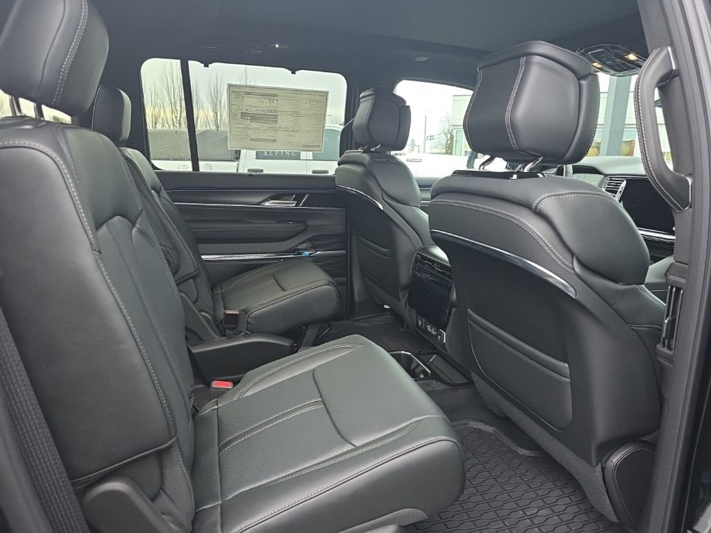 New 2026 Jeep Grand Wagoneer Summit w/ Premium Group III AWD/4WD image 10